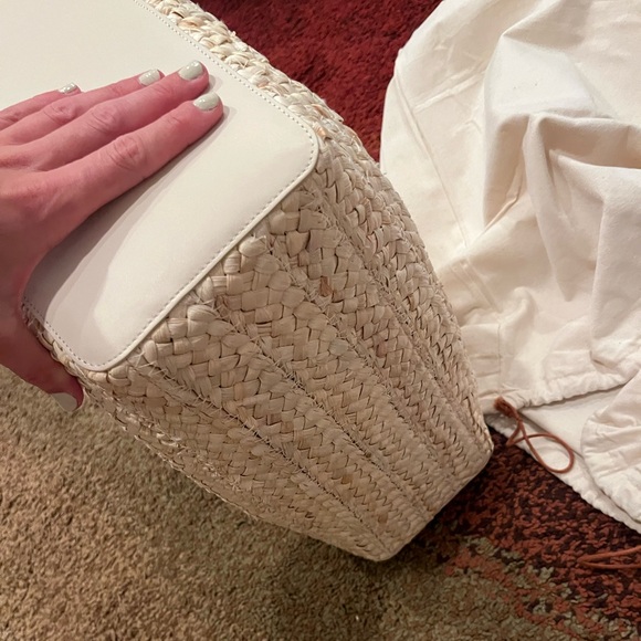 New In Box! Cult Gaia Jerrica Straw Tote Bag - Picture 6 of 12